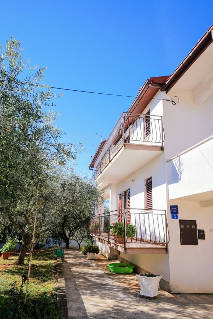 סבודרייה Apartment Daniela מראה חיצוני תמונה