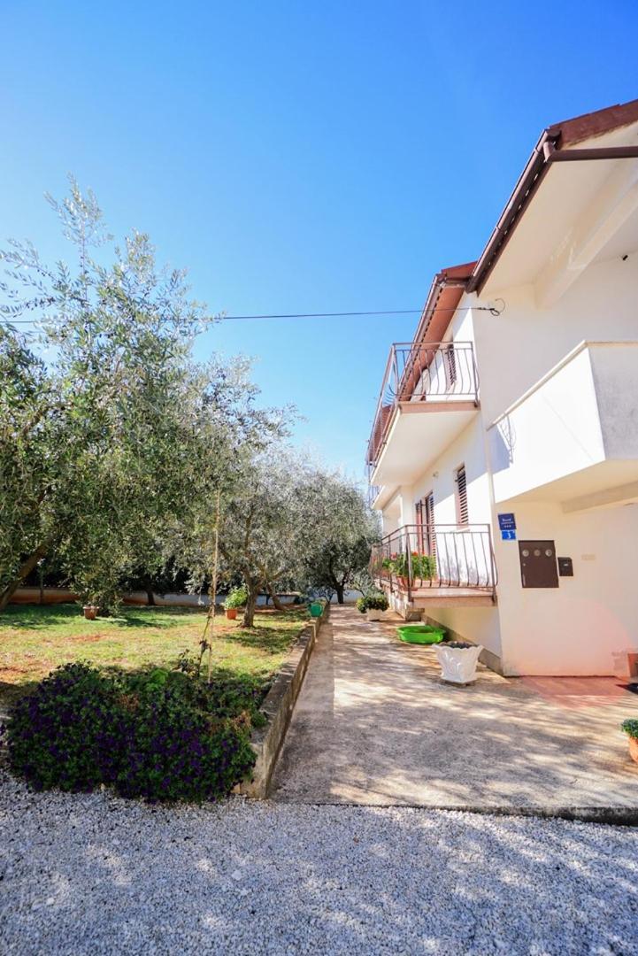 סבודרייה Apartment Daniela מראה חיצוני תמונה