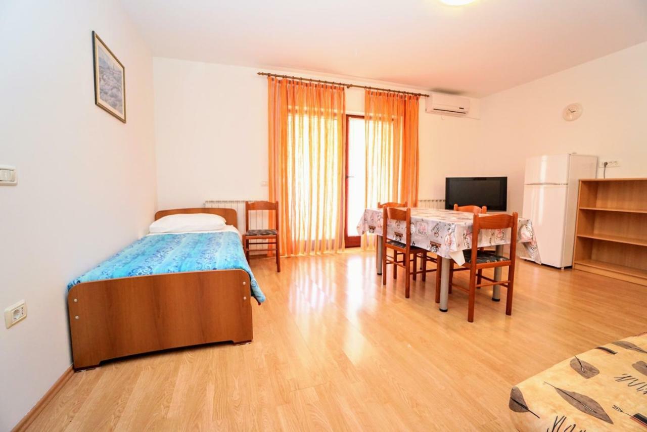 סבודרייה Apartment Daniela מראה חיצוני תמונה