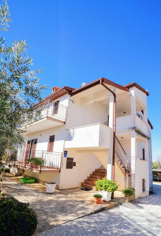 סבודרייה Apartment Daniela מראה חיצוני תמונה